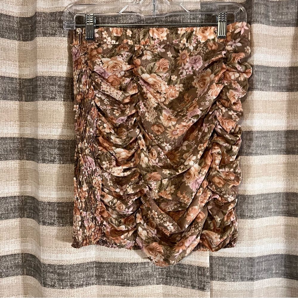 Blashe Two Piece Floral Skirt Set‎ Size Medium - Picture 5 of 12